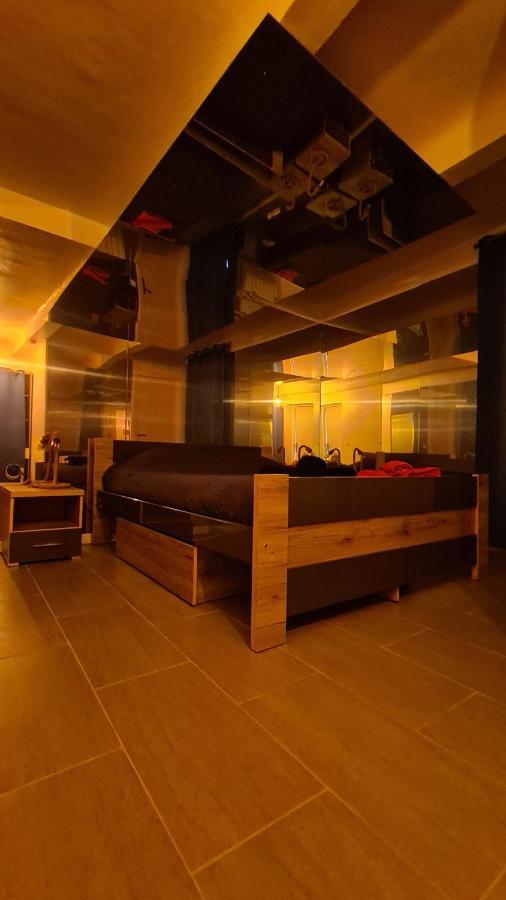 T2 Chambre Miroir Jardin Et Parking Prive مارسيليا المظهر الخارجي الصورة